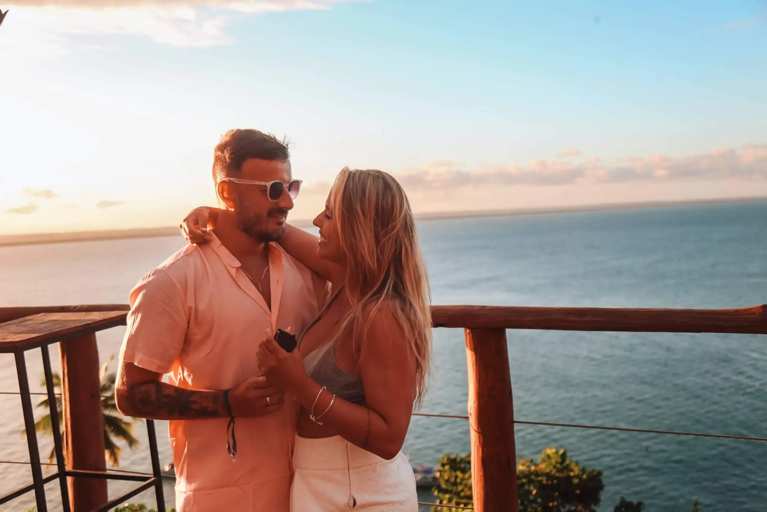 Pedido de casamento ao ar livre: cuidados com clima, privacidade e horário